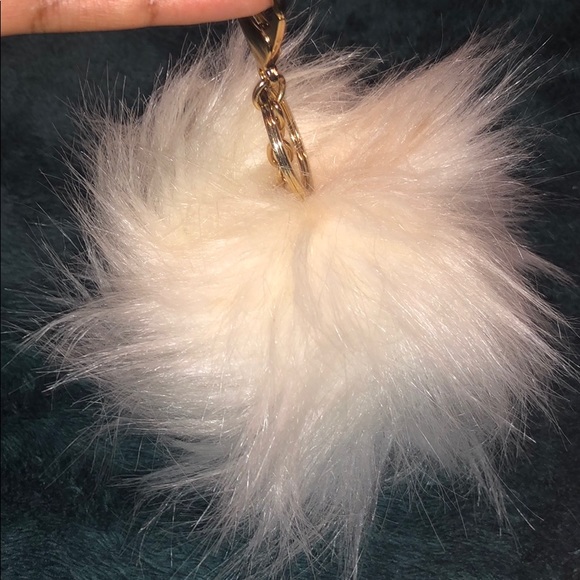 Oversized Key Chain Puff - Picture 2 of 4